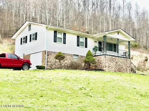 1014 Yellow Branch Rd, Rose Hill, VA 24281