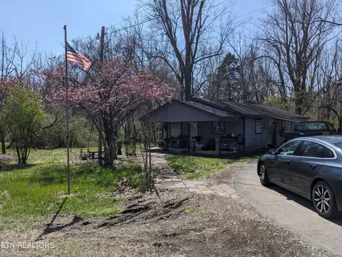 9501 Petros Hwy Hwy, Oliver Springs, TN 37840
