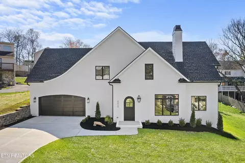 8820 Cedar Springs Ln, Knoxville, TN 37923