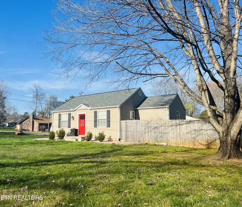 5220 Villa Rd, Knoxville, TN 37918