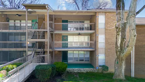 8520 Madrid Ct #83, Knoxville, TN 37923