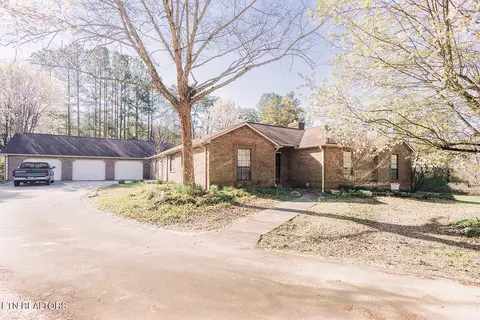 2126 W Beaver Creek Dr, Powell, TN 37849