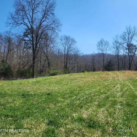 5 Hubbs Grove Road, Maynardville, TN 37807