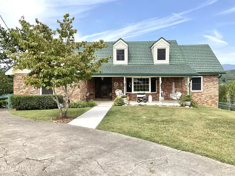 105 Knoll Ln, Clinton, TN 37716