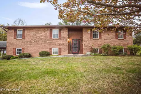 776 Blockhouse Valley Rd, Clinton, TN 37716