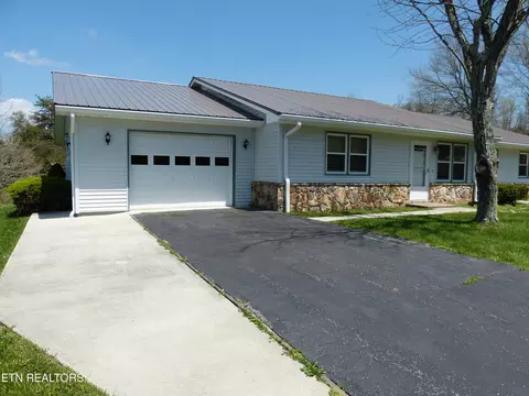 70 Wood Ln, Sparta, TN 38583