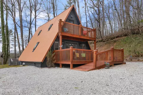 155 Rainbow Cir, La Follette, TN 37766