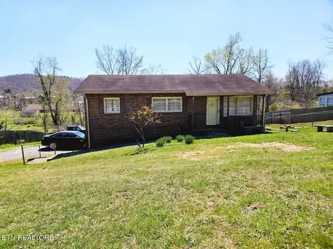 1592 Back Valley Rd, La Follette, TN 37766