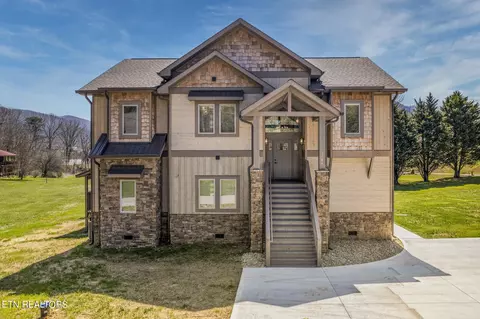 3706 Cove View Ln, Sevierville, TN 37862
