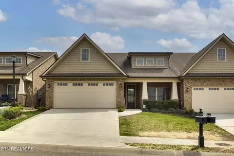 13016 Hampshire Bay Ln, Knoxville, TN 37934