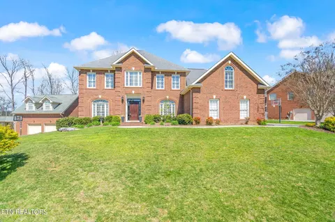 8324 Lake Village Cir, Knoxville, TN 37938