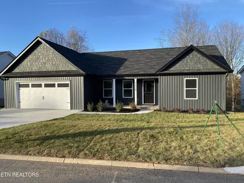 7520 Silveredge Rd, Knoxville, TN 37918