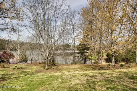 191 White Swan Dr, Vonore, TN 37885