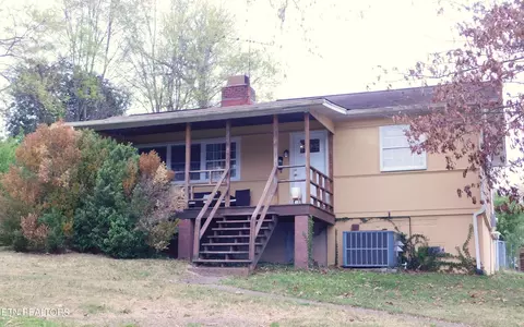 106 W Geneva Ln, Oak Ridge, TN 37830