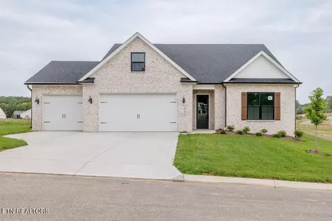 168 Clover Cir, Lenoir City, TN 37772