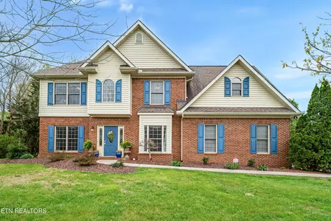 517 Dixie Meadows Dr, Lenoir City, TN 37772