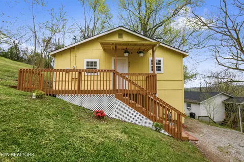 812 E Prospect St, La Follette, TN 37766