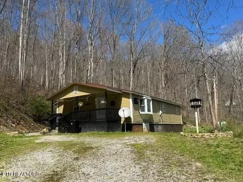 Exterior - 50 Conley Hill Rd, Bledsoe, KY 40810 photo 2 of 9