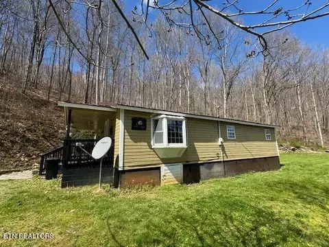 Exterior - 50 Conley Hill Rd, Bledsoe, KY 40810 photo 3 of 9