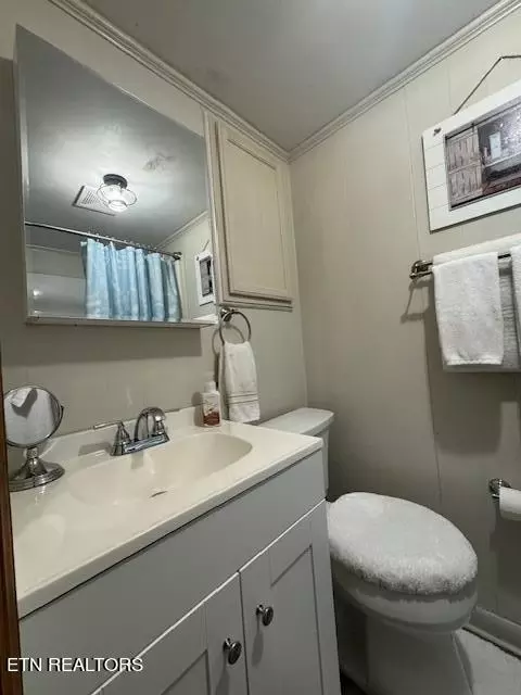 Bath - 50 Conley Hill Rd, Bledsoe, KY 40810 photo 2 of 3