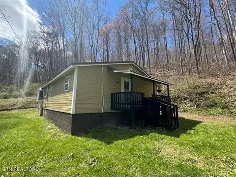 Exterior - 50 Conley Hill Rd, Bledsoe, KY 40810 photo 4 of 9