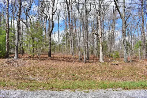 211 Nehasane Ln, Crossville, TN 38572