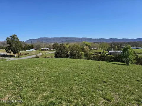 867 N Knob Creek Rd, Seymour, TN 37865