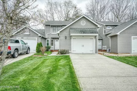 498 River Bend Dr, Crossville, TN 38555
