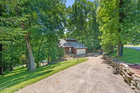 53 River Ln, Crossville, TN 38555