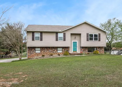 639 Long Hollow Rd, Maryville, TN 37801