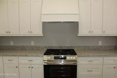 Kitchen - 1127 Arrowhead Rd, Monterey, TN 38574 photo 4 of 6