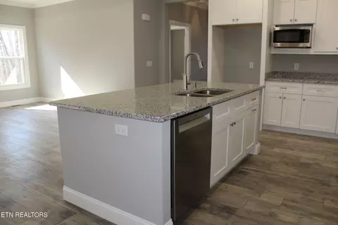 Kitchen - 1127 Arrowhead Rd, Monterey, TN 38574 photo 3 of 6