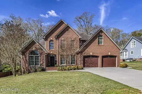 2450 Hirst Cir, Lenoir City, TN 37772