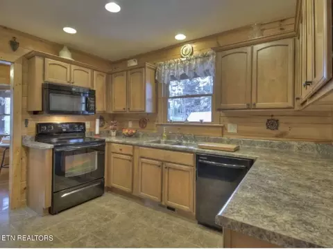 Kitchen - 570 Farner Rd, Farner, TN 37333 photo 2 of 4