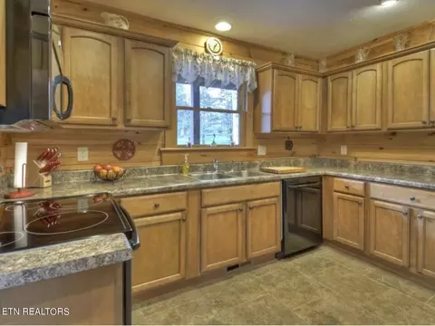 Kitchen - 570 Farner Rd, Farner, TN 37333 photo 1 of 4