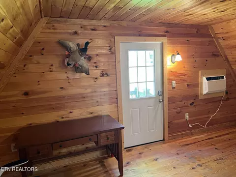 Entry Way - 570 Farner Rd, Farner, TN 37333 photo 2 of 2