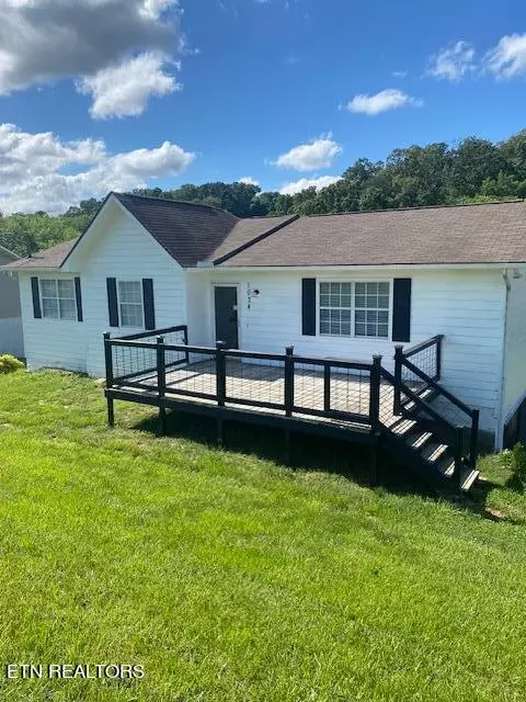 1024 Bradley Ct, Kodak, TN 37764