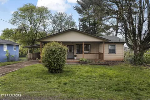 1023 E Red Bud Rd, Knoxville, TN 37920