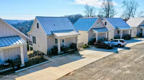114 East Harbor View Ln #A, La Follette, TN 37766