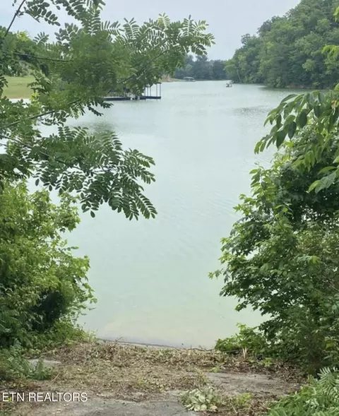 Ferry Hill Rd, Dandridge, TN 37725
