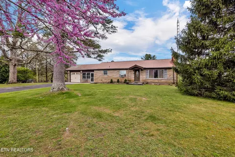 6111 Nashville Hwy, Deer Lodge, TN 37726