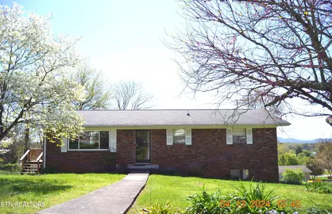 145 Highland Dr, Corryton, TN 37721