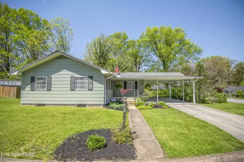 143 Tyson Rd, Oak Ridge, TN 37830