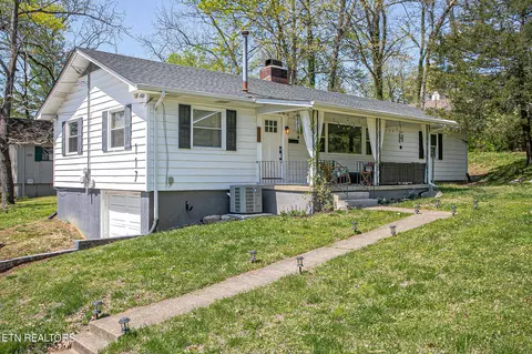 117 Tucker Rd, Oak Ridge, TN 37830