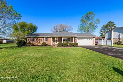 1012 Clearmont Dr, Etowah, TN 37331