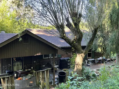 491 Mackey Rd, Washburn, TN 37888