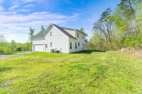 Exterior - 517 E Brushy Valley Dr, Powell, TN 37849 photo 5 of 18