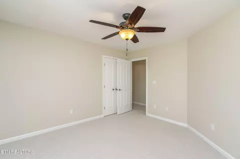 Bedroom - 517 E Brushy Valley Dr, Powell, TN 37849 photo 2 of 3