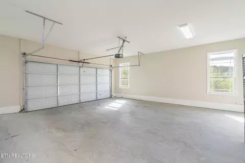 Exterior - 517 E Brushy Valley Dr, Powell, TN 37849 photo 6 of 18