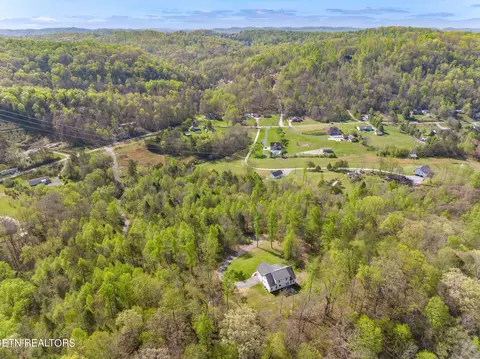 View/Area - 517 E Brushy Valley Dr, Powell, TN 37849 photo 7 of 9